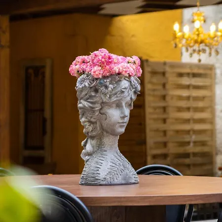 Hotel April Luxury (adults Only)